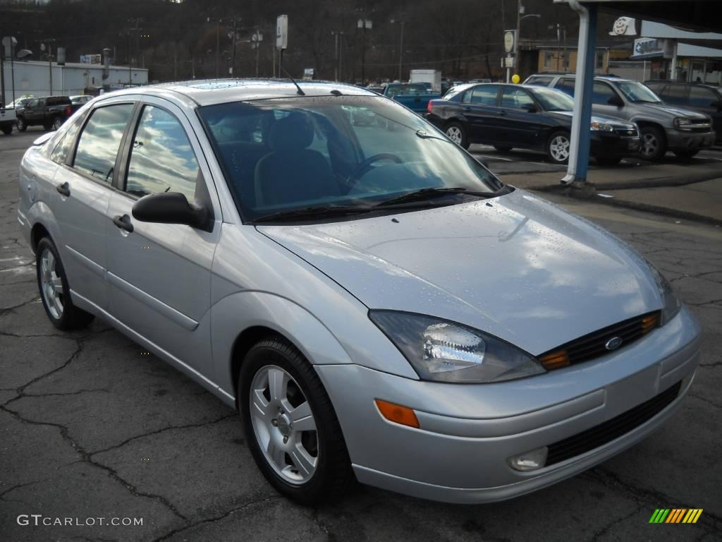 2003 Focus ZTS Sedan - CD Silver Metallic / Medium Graphite photo #19