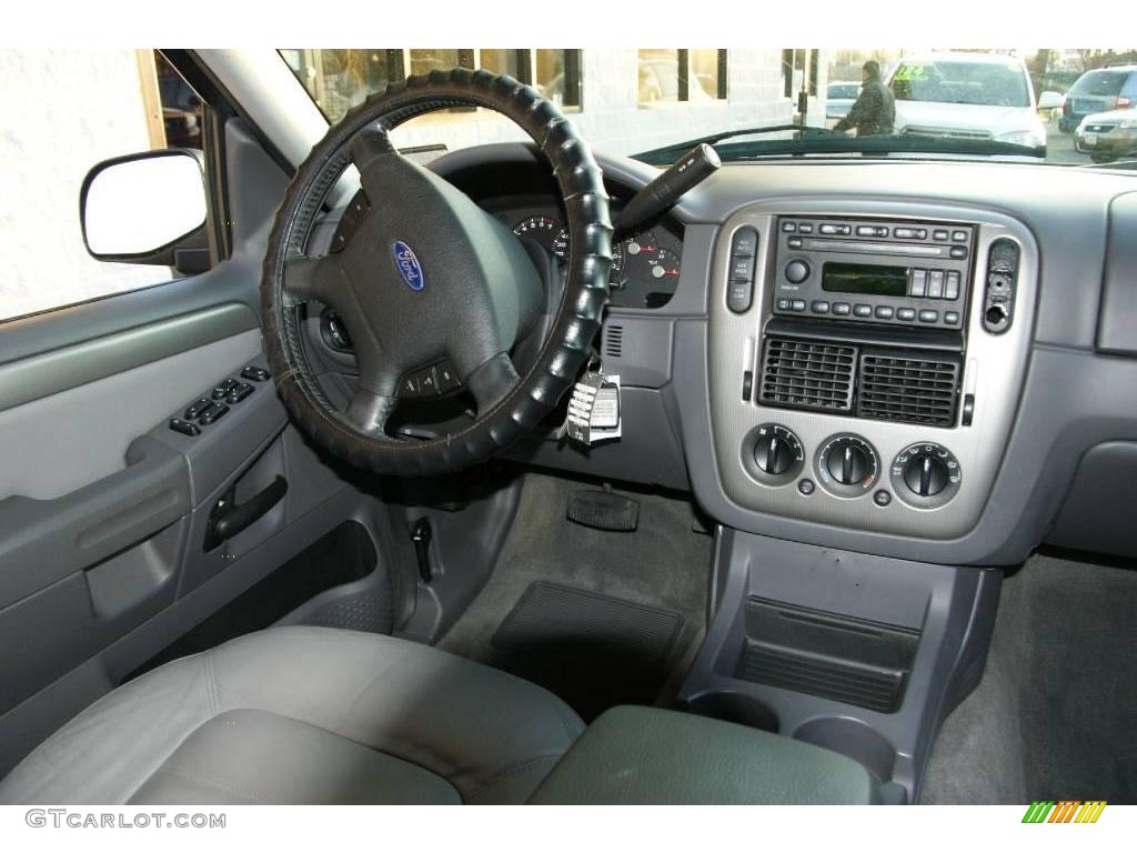 2004 Explorer XLT 4x4 - Dark Blue Pearl Metallic / Graphite photo #15