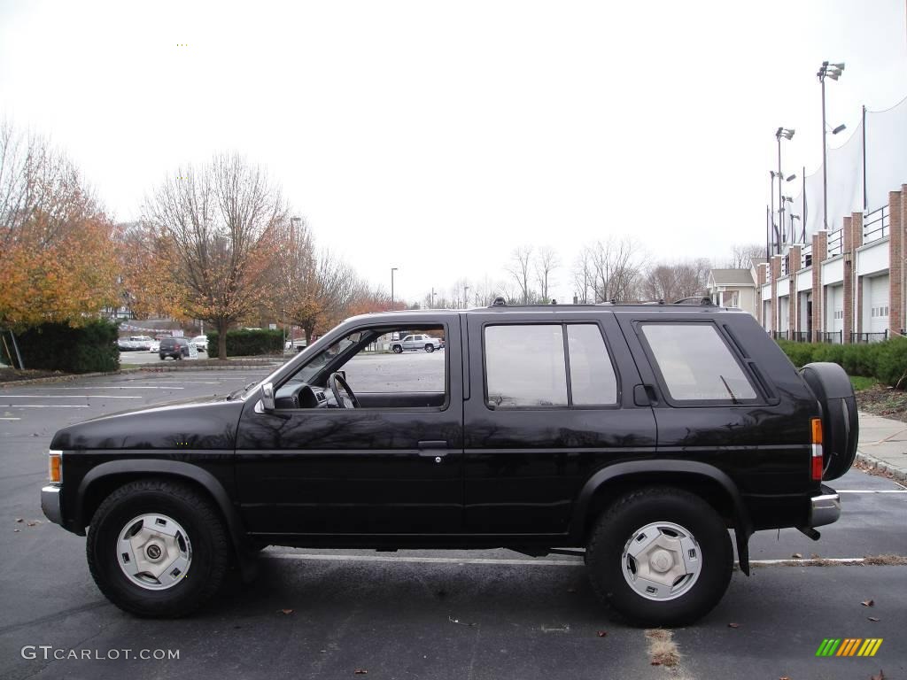 1995 Pathfinder SE - Super Black / Gray photo #4