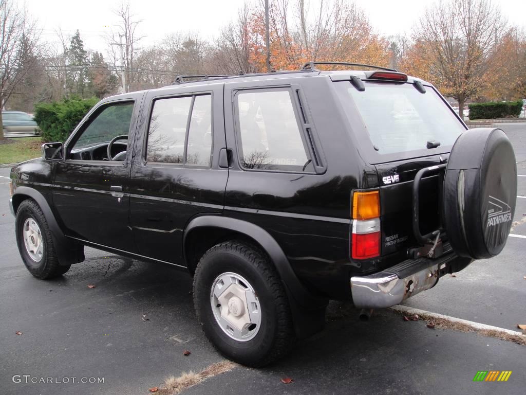 1995 Pathfinder SE - Super Black / Gray photo #5