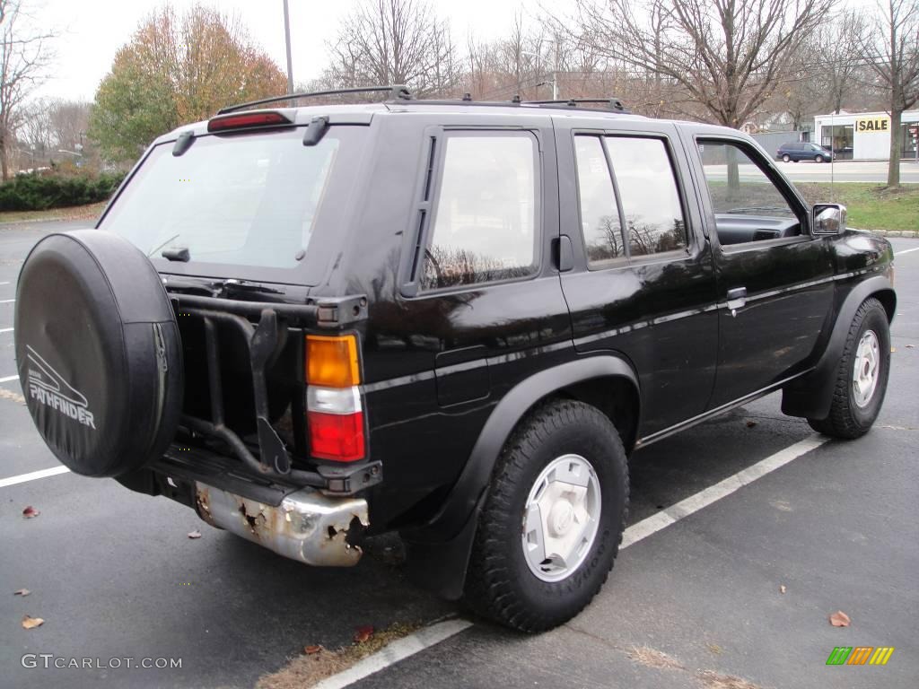 1995 Pathfinder SE - Super Black / Gray photo #7