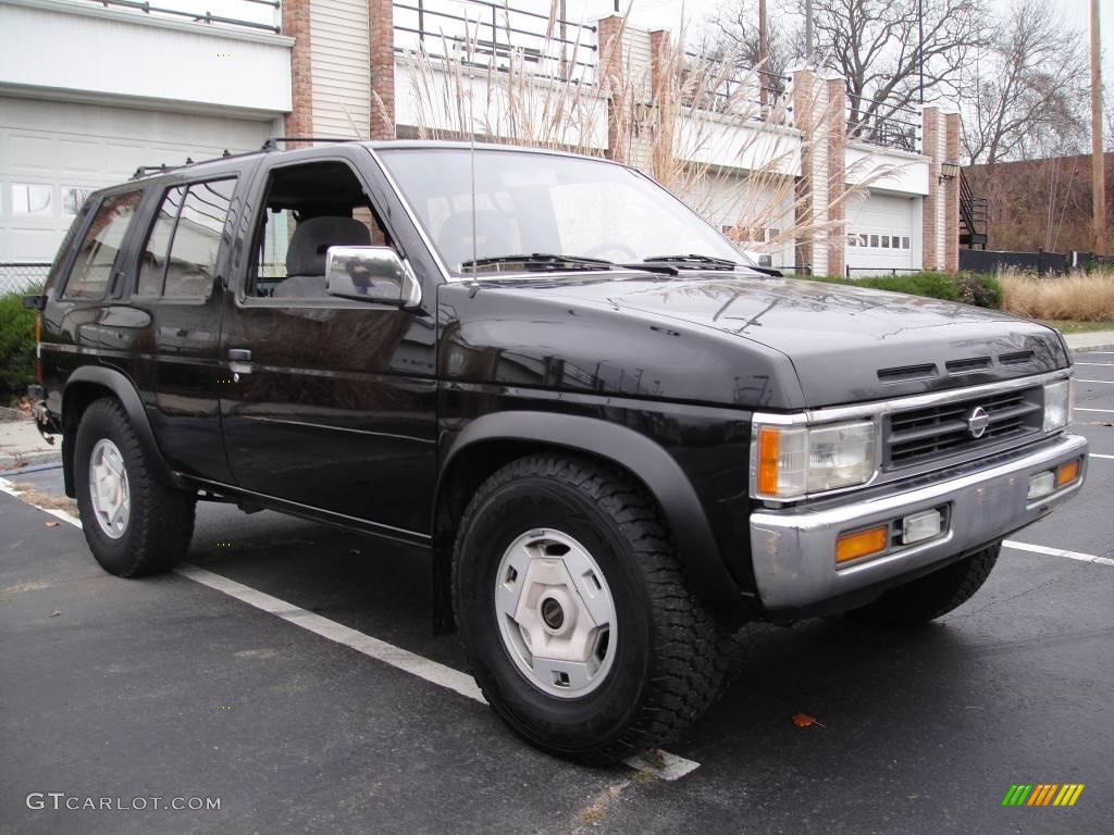 1995 Pathfinder SE - Super Black / Gray photo #9