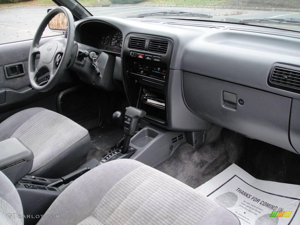 1995 Pathfinder SE - Super Black / Gray photo #13