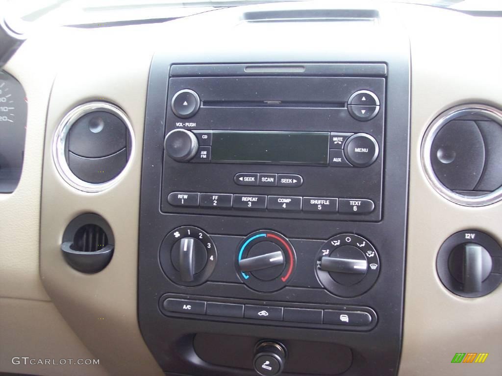 2004 F150 XLT Regular Cab 4x4 - Medium Wedgewood Blue Metallic / Tan photo #29