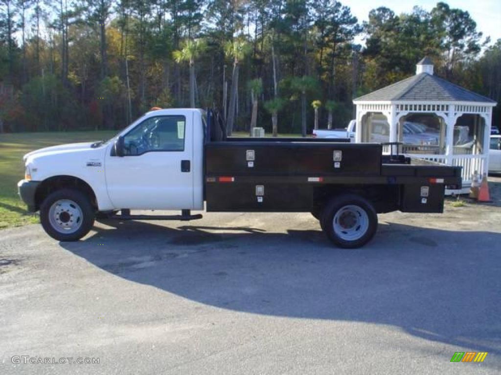 2003 F450 Super Duty Regular Cab Chassis Commercial - Oxford White / Medium Flint photo #8