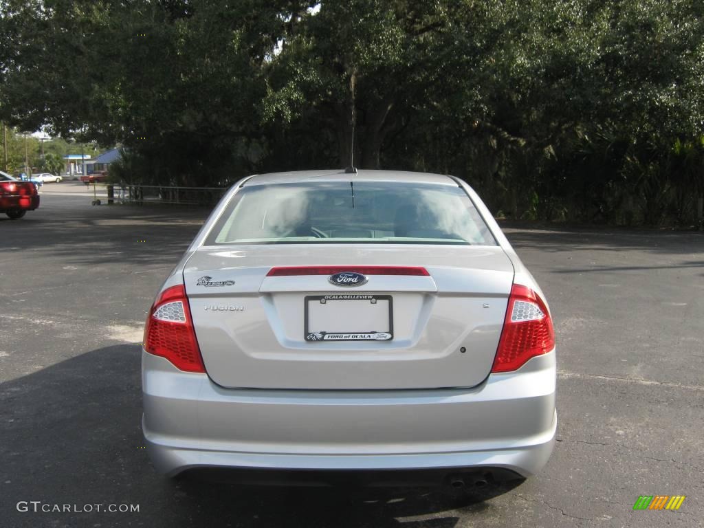 2010 Fusion S - Brilliant Silver Metallic / Medium Light Stone photo #4