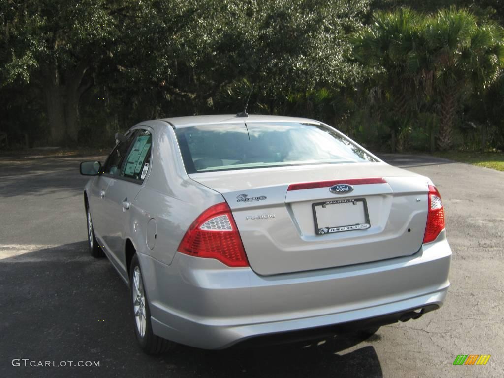 2010 Fusion S - Brilliant Silver Metallic / Medium Light Stone photo #5