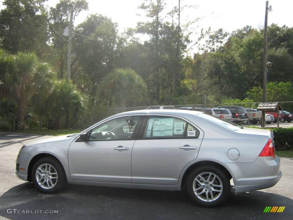 2010 Fusion S - Brilliant Silver Metallic / Medium Light Stone photo #6