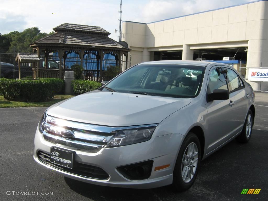 2010 Fusion S - Brilliant Silver Metallic / Medium Light Stone photo #7