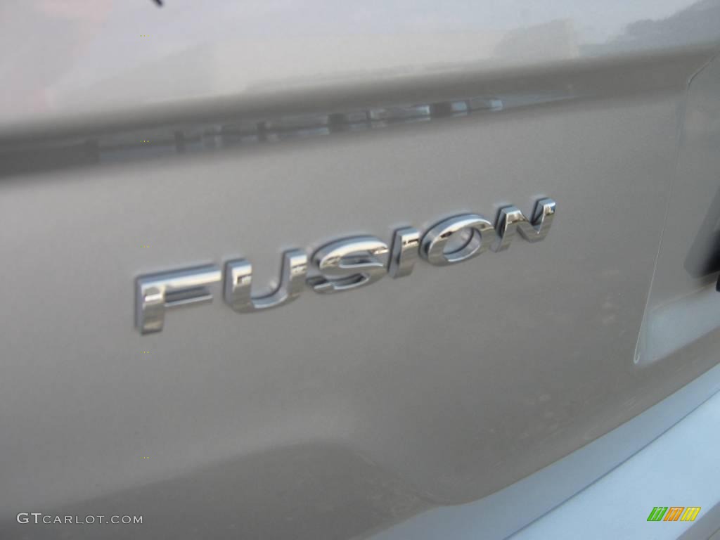 2010 Fusion S - Brilliant Silver Metallic / Medium Light Stone photo #11
