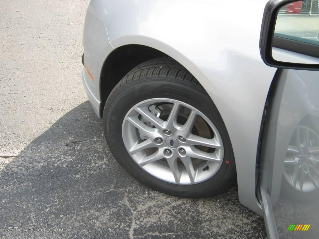 2010 Fusion S - Brilliant Silver Metallic / Medium Light Stone photo #14
