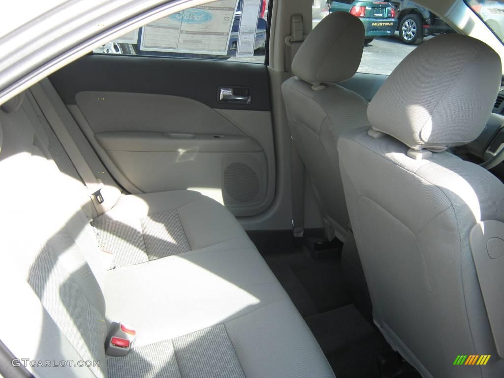2010 Fusion S - Brilliant Silver Metallic / Medium Light Stone photo #19