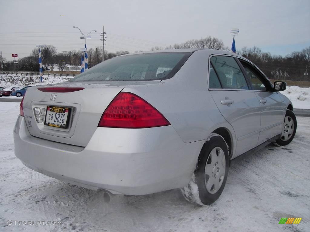 2006 Accord LX Sedan - Alabaster Silver Metallic / Black photo #5