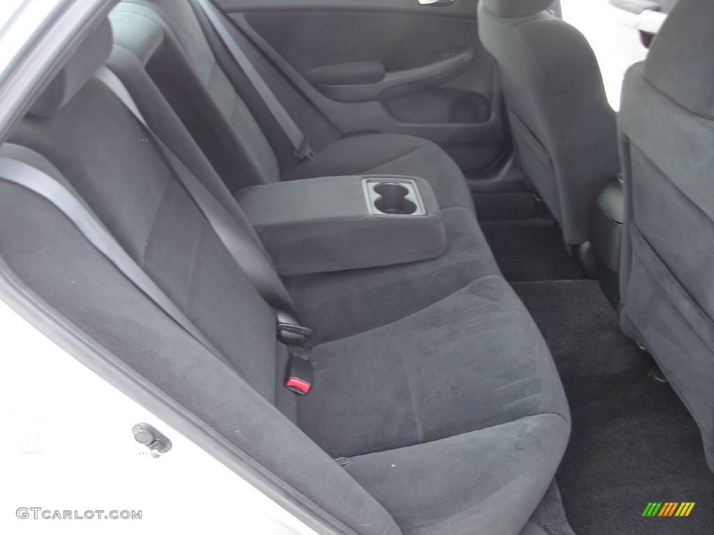 2006 Accord LX Sedan - Alabaster Silver Metallic / Black photo #12