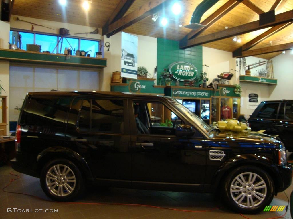 Santorini Black Land Rover LR4