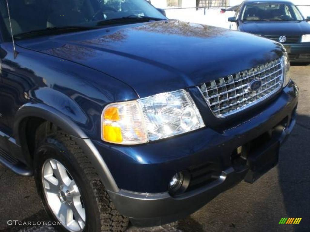 2004 Explorer XLT 4x4 - Dark Blue Pearl Metallic / Graphite photo #32