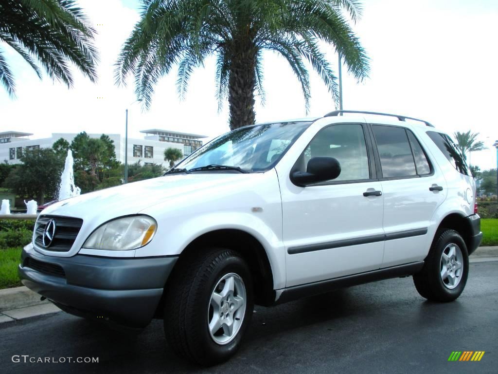1998 ML 320 4Matic - Polar White / Sand photo #2