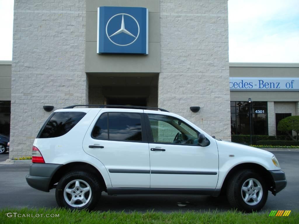 1998 ML 320 4Matic - Polar White / Sand photo #5