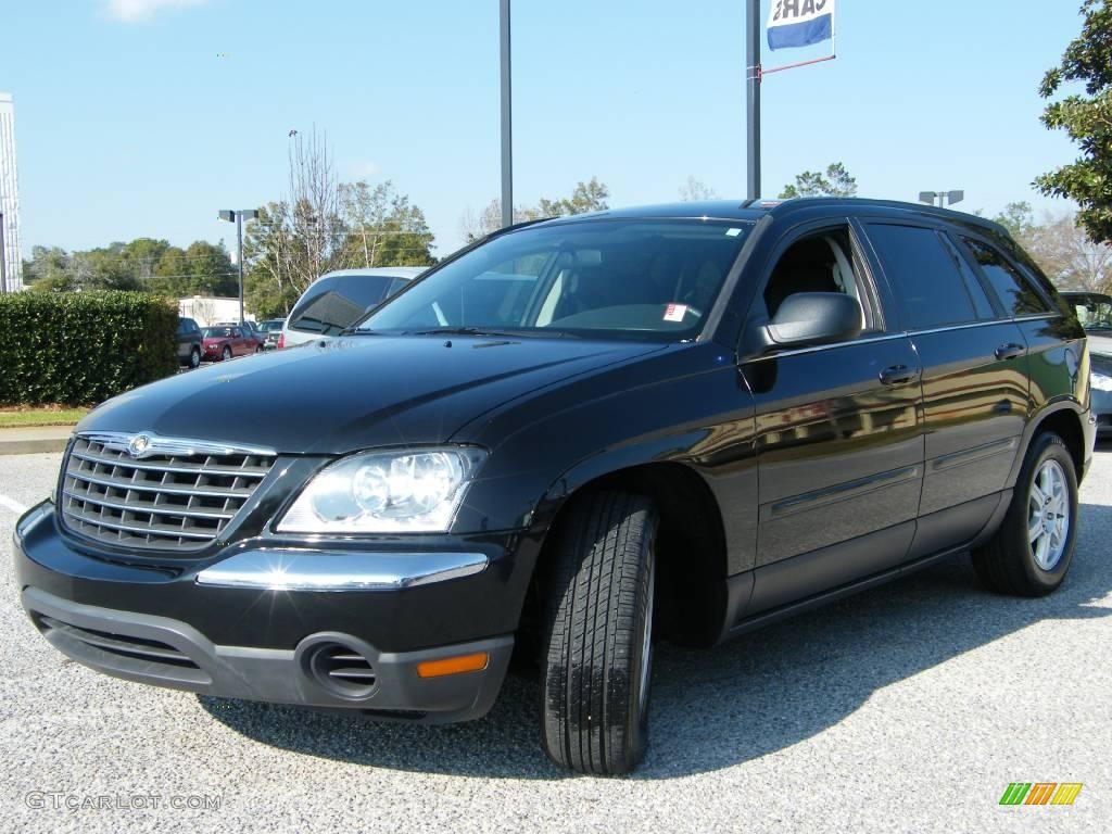 Brilliant Black Chrysler Pacifica