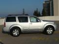Silver Lightning - Pathfinder SE 4x4 Photo No. 7