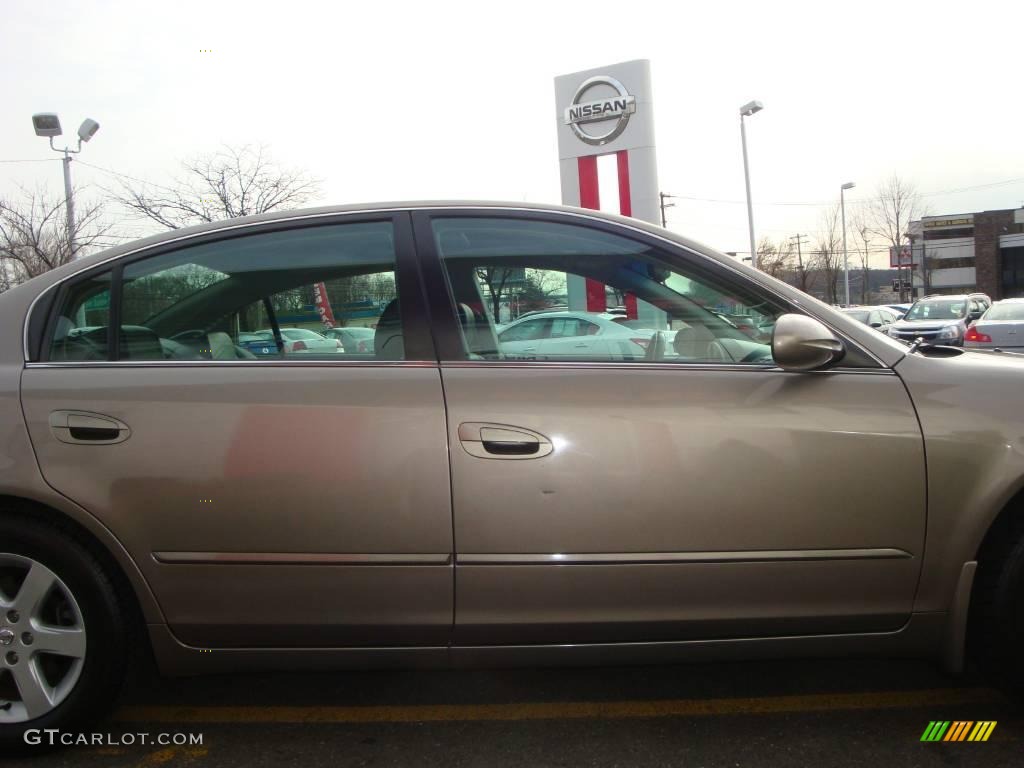 2004 Altima 2.5 SL - Polished Pewter / Charcoal photo #22