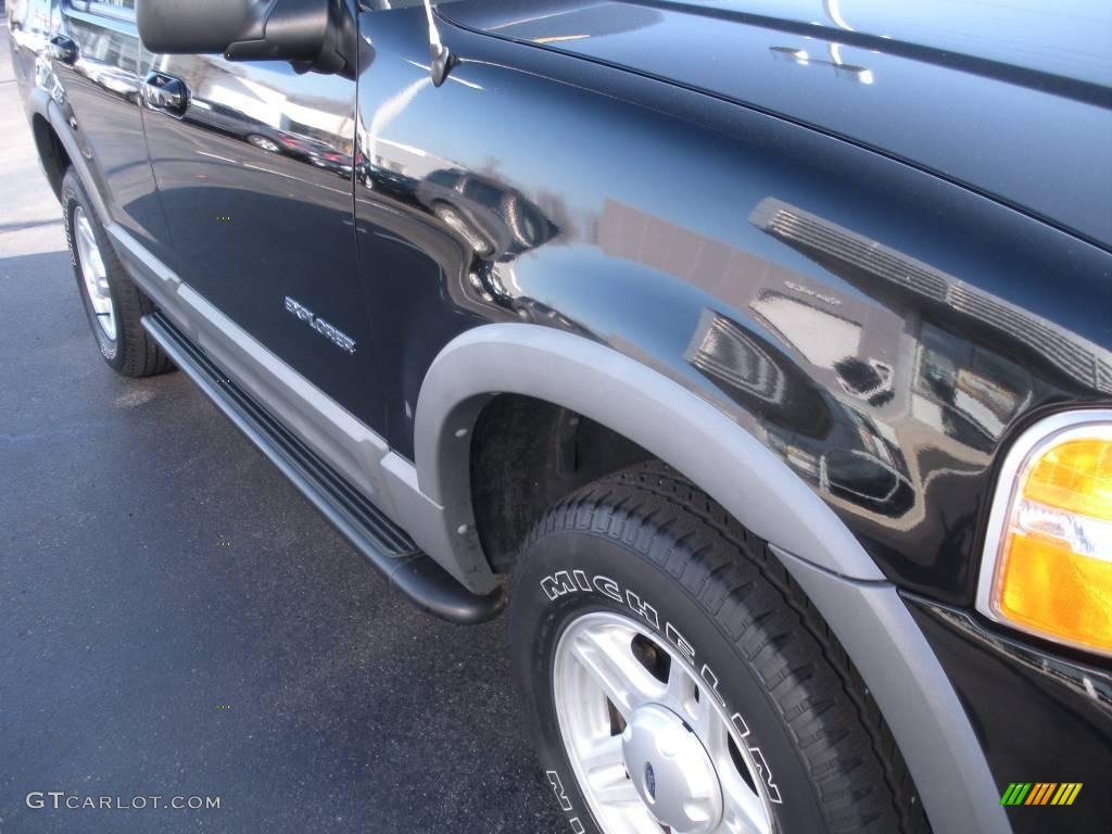 2002 Explorer XLT 4x4 - Black Clearcoat / Graphite photo #4