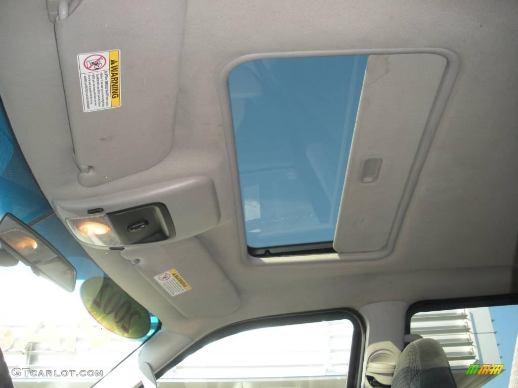 2002 Explorer XLT 4x4 - Black Clearcoat / Graphite photo #15