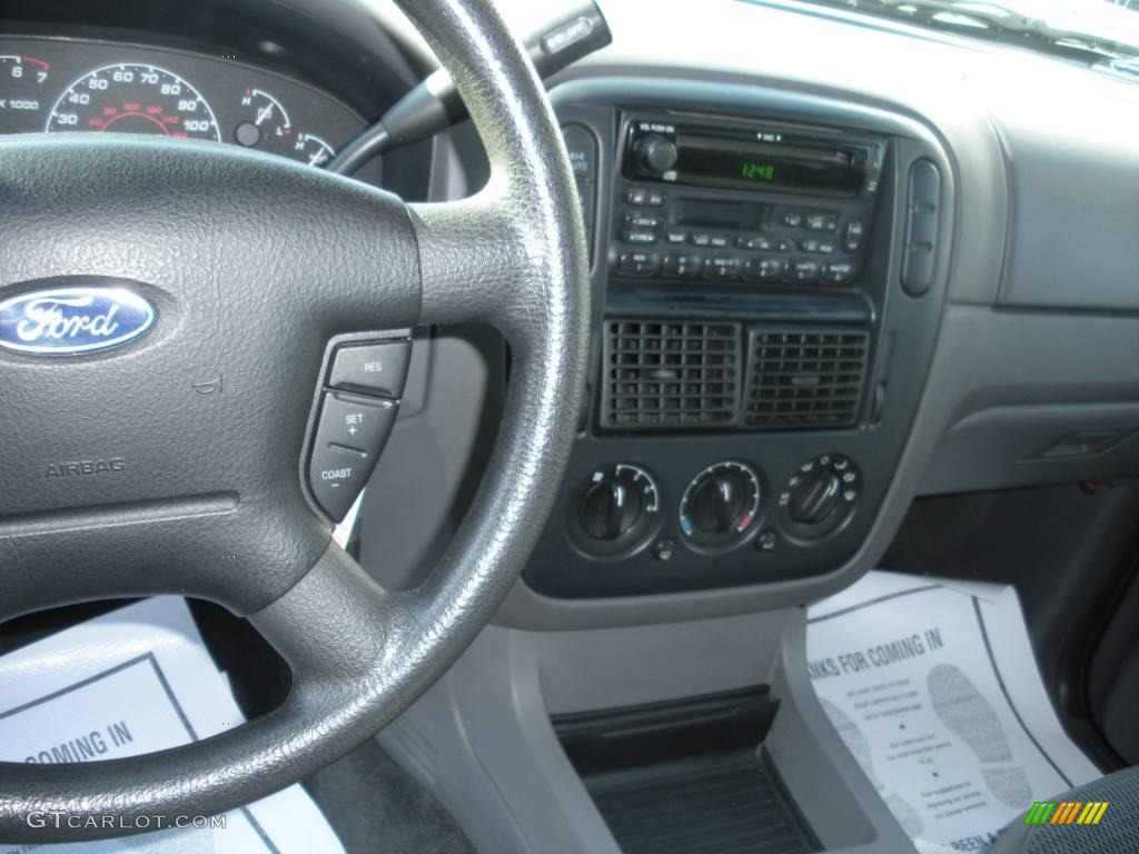 2002 Explorer XLT 4x4 - Black Clearcoat / Graphite photo #16