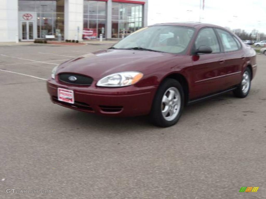 2005 Taurus SE - Merlot Pearl Clearcoat / Medium/Dark Pebble photo #1