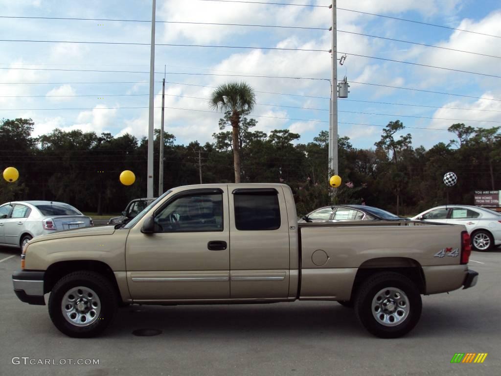 2005 Silverado 1500 LS Extended Cab 4x4 - Sandstone Metallic / Tan photo #2