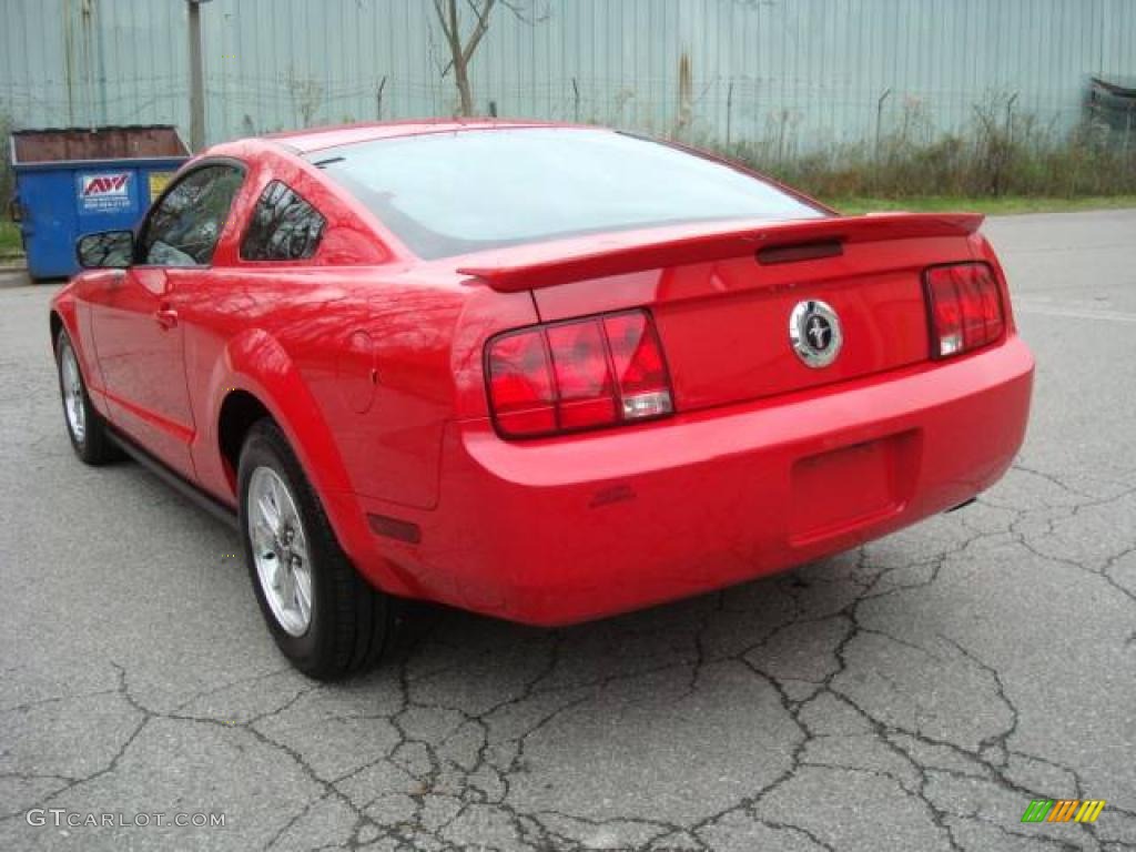 2007 Mustang V6 Deluxe Coupe - Torch Red / Dark Charcoal photo #4