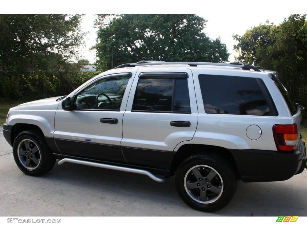 2004 Grand Cherokee Freedom Edition 4x4 - Bright Silver Metallic / Dark Slate Gray photo #4