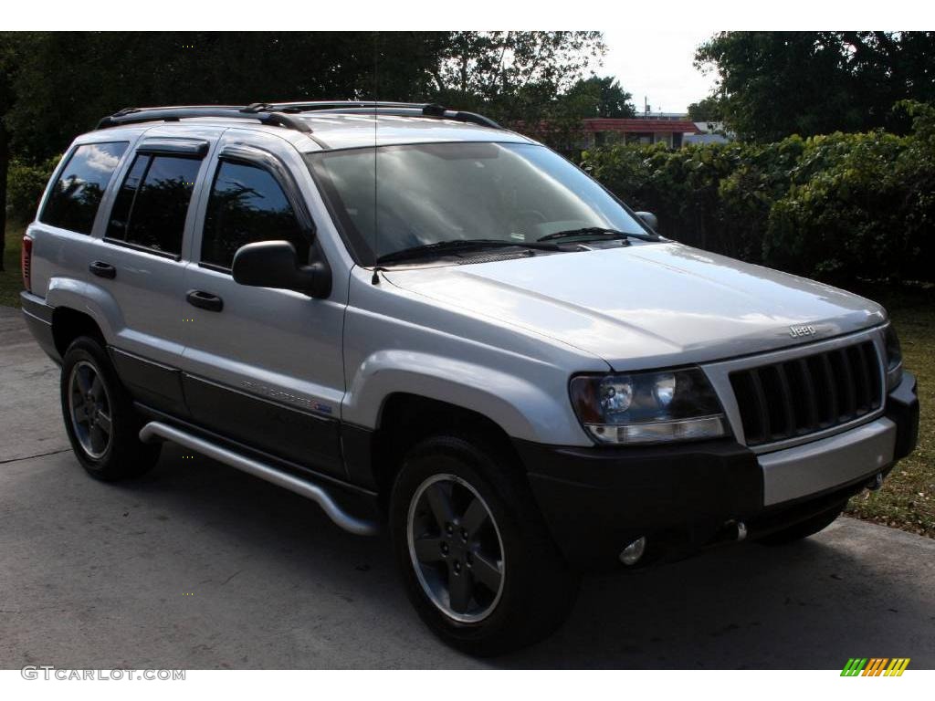 2004 Grand Cherokee Freedom Edition 4x4 - Bright Silver Metallic / Dark Slate Gray photo #12