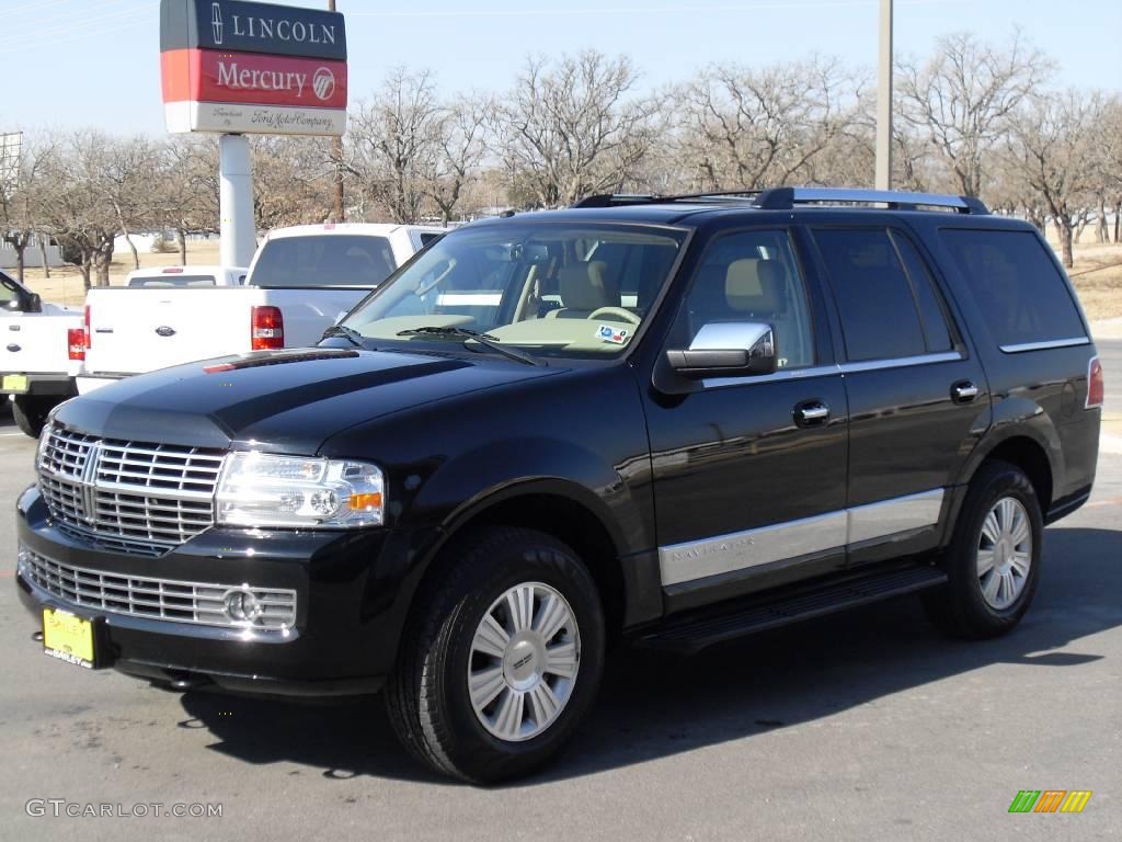 Black Lincoln Navigator