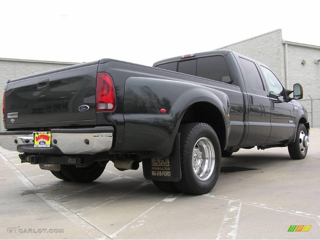2006 F350 Super Duty XLT Crew Cab Dually - Dark Green Satin Metallic / Tan photo #5