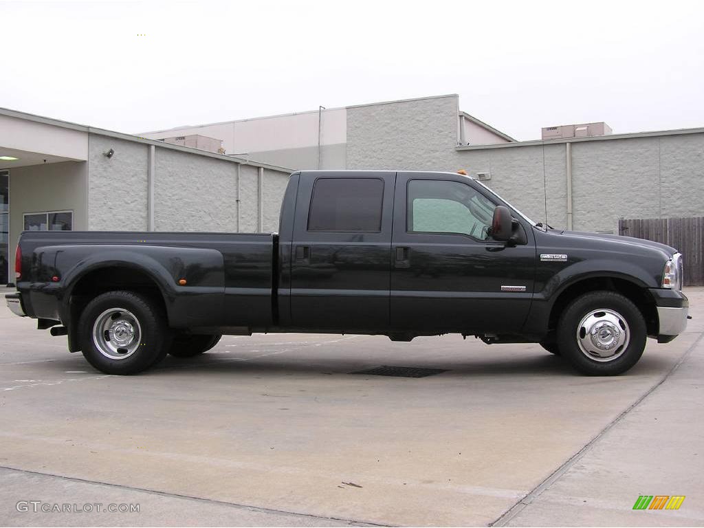 2006 F350 Super Duty XLT Crew Cab Dually - Dark Green Satin Metallic / Tan photo #6
