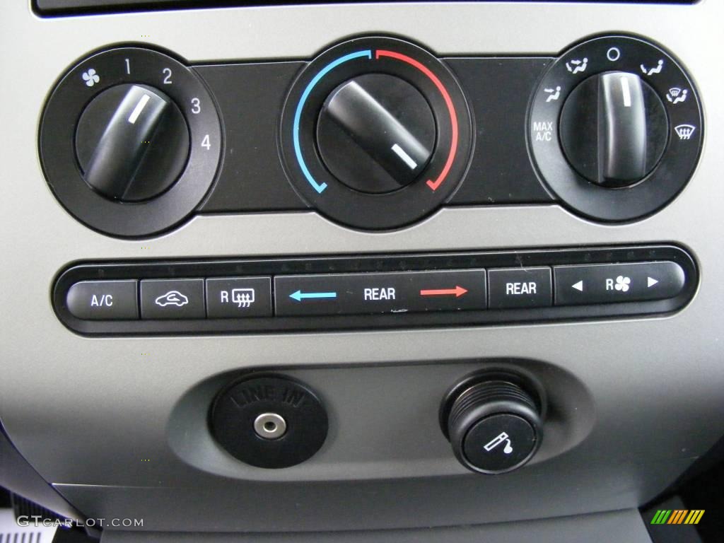 2007 Expedition XLT - Carbon Metallic / Charcoal Black photo #43