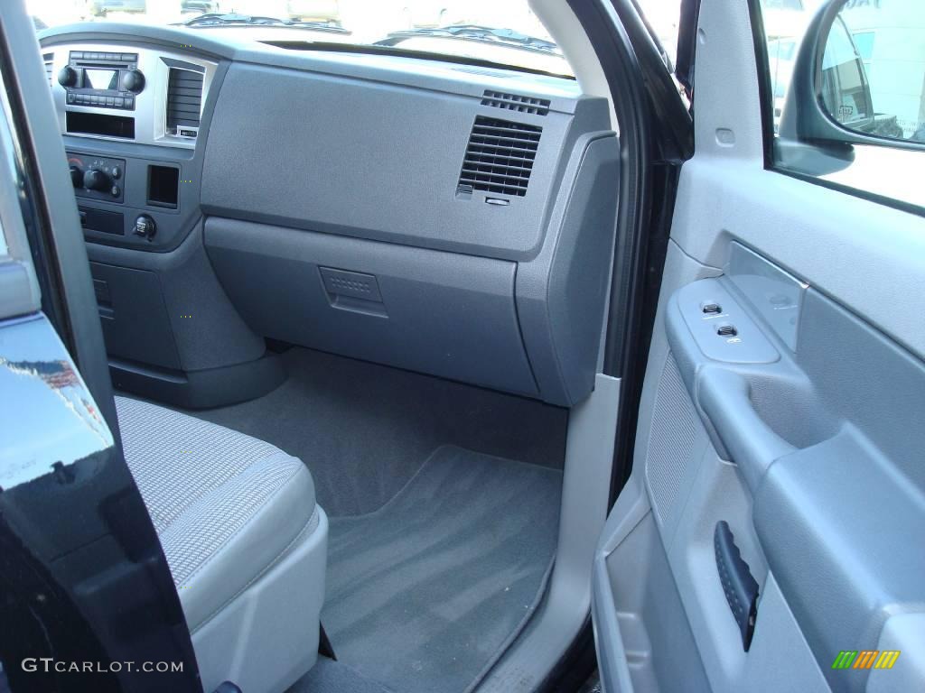 2008 Ram 1500 ST Quad Cab 4x4 - Brilliant Black Crystal Pearl / Medium Slate Gray photo #15