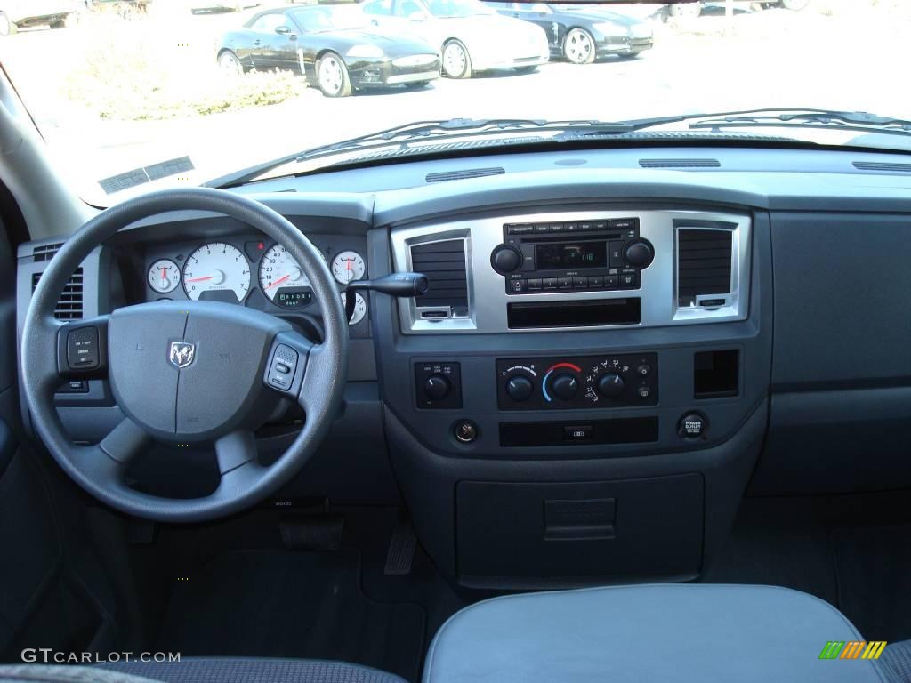 2008 Ram 1500 ST Quad Cab 4x4 - Brilliant Black Crystal Pearl / Medium Slate Gray photo #22