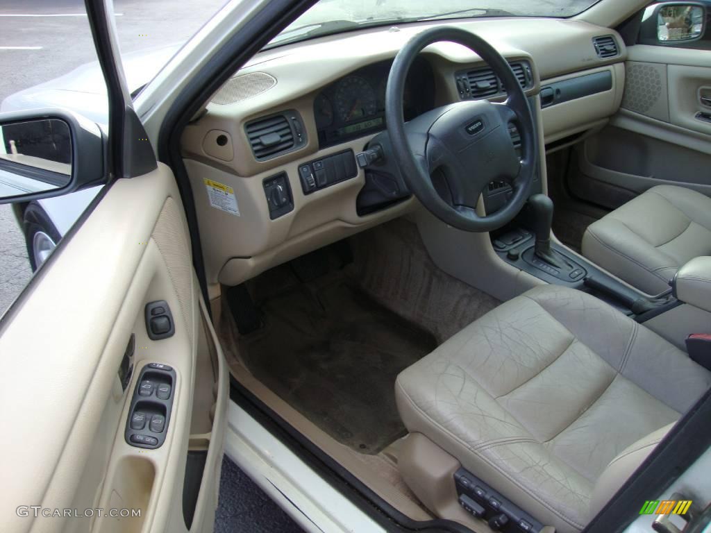 1999 S70  - White / Taupe photo #12