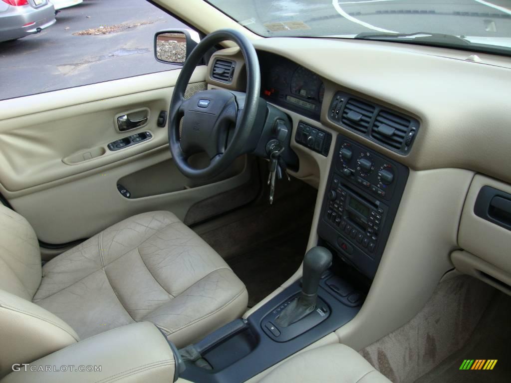 1999 S70  - White / Taupe photo #18