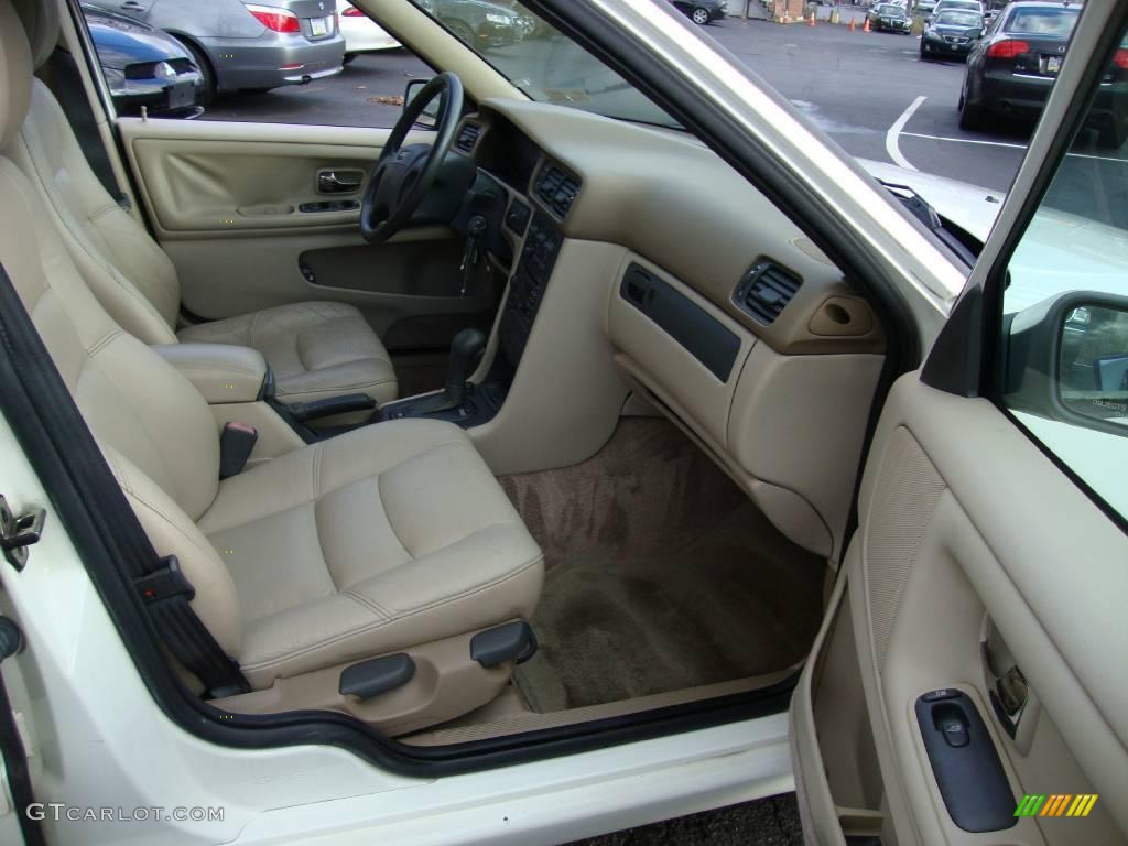 1999 S70  - White / Taupe photo #19