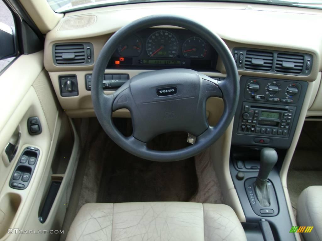 1999 S70  - White / Taupe photo #29