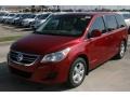 Pomegranate Red Metallic - Routan SE Photo No. 3