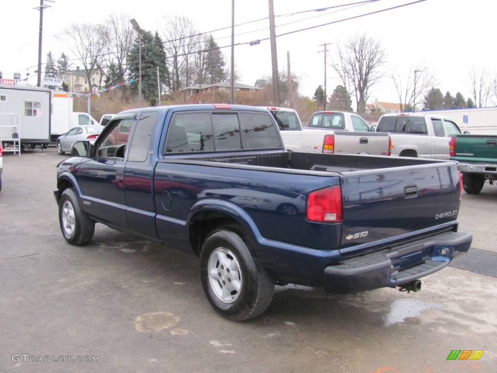 2002 S10 LS Extended Cab 4x4 - Indigo Blue Metallic / Medium Gray photo #10