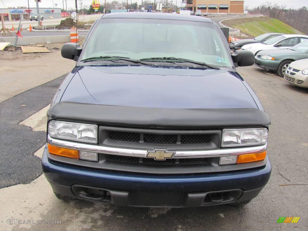 2002 S10 LS Extended Cab 4x4 - Indigo Blue Metallic / Medium Gray photo #11