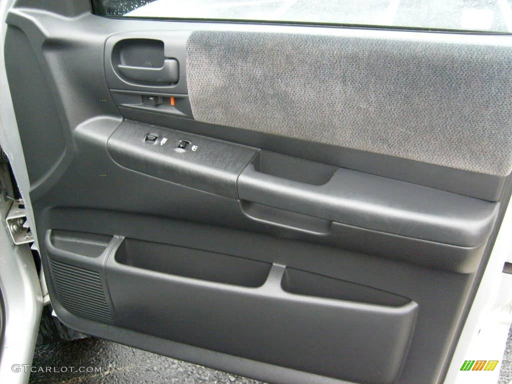 2003 Dakota Sport Quad Cab 4x4 - Bright Silver Metallic / Dark Slate Gray photo #17