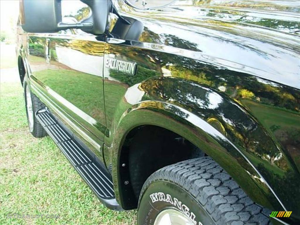 2004 Excursion Limited 4x4 - Black / Medium Parchment photo #7