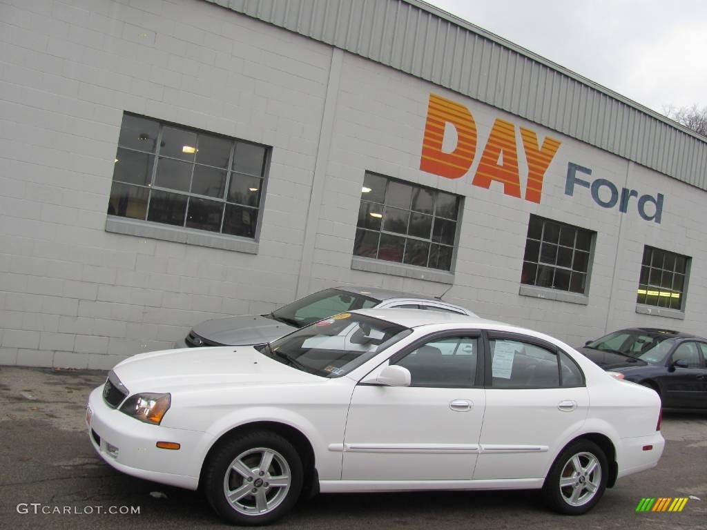 2004 Verona LX - Absolute White / Gray photo #2