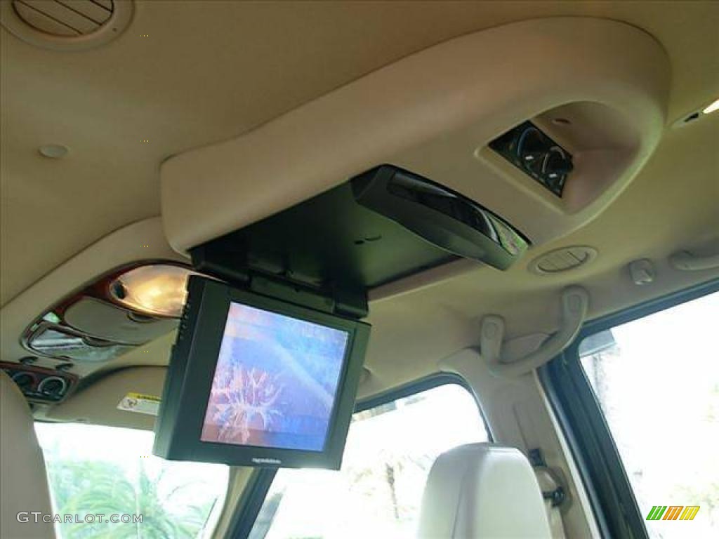 2004 Excursion Limited 4x4 - Black / Medium Parchment photo #19